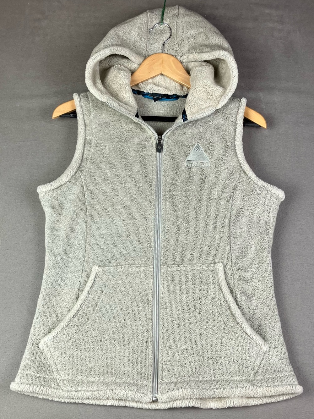Kuhl Women’s Size M Alfpaca Fleece Full Zip Hooded Vest Sugarloaf Ski Resort. Ha
